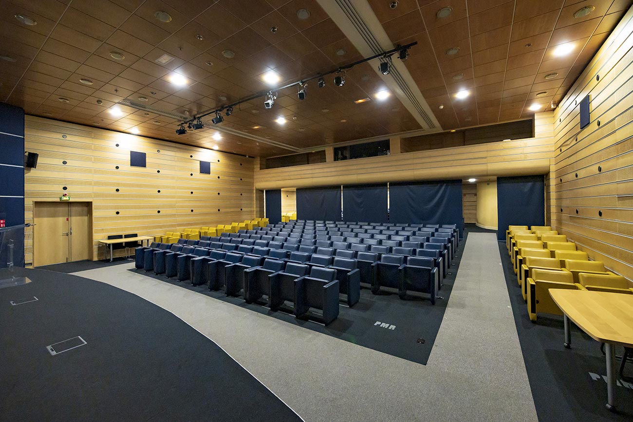 Auditorium, salle conférence, événement - immeuble bureaux Tour CB21 Paris La Défense