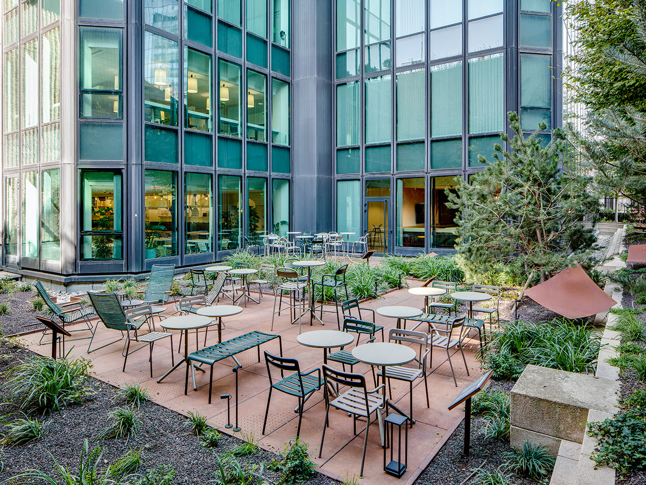 Tonic Garden - jardin immeuble bureaux Tour CB21 Paris La Défense
