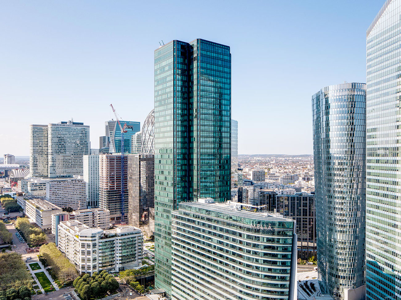 vue aérienne immeuble bureaux Tour CB21 Paris La Défense