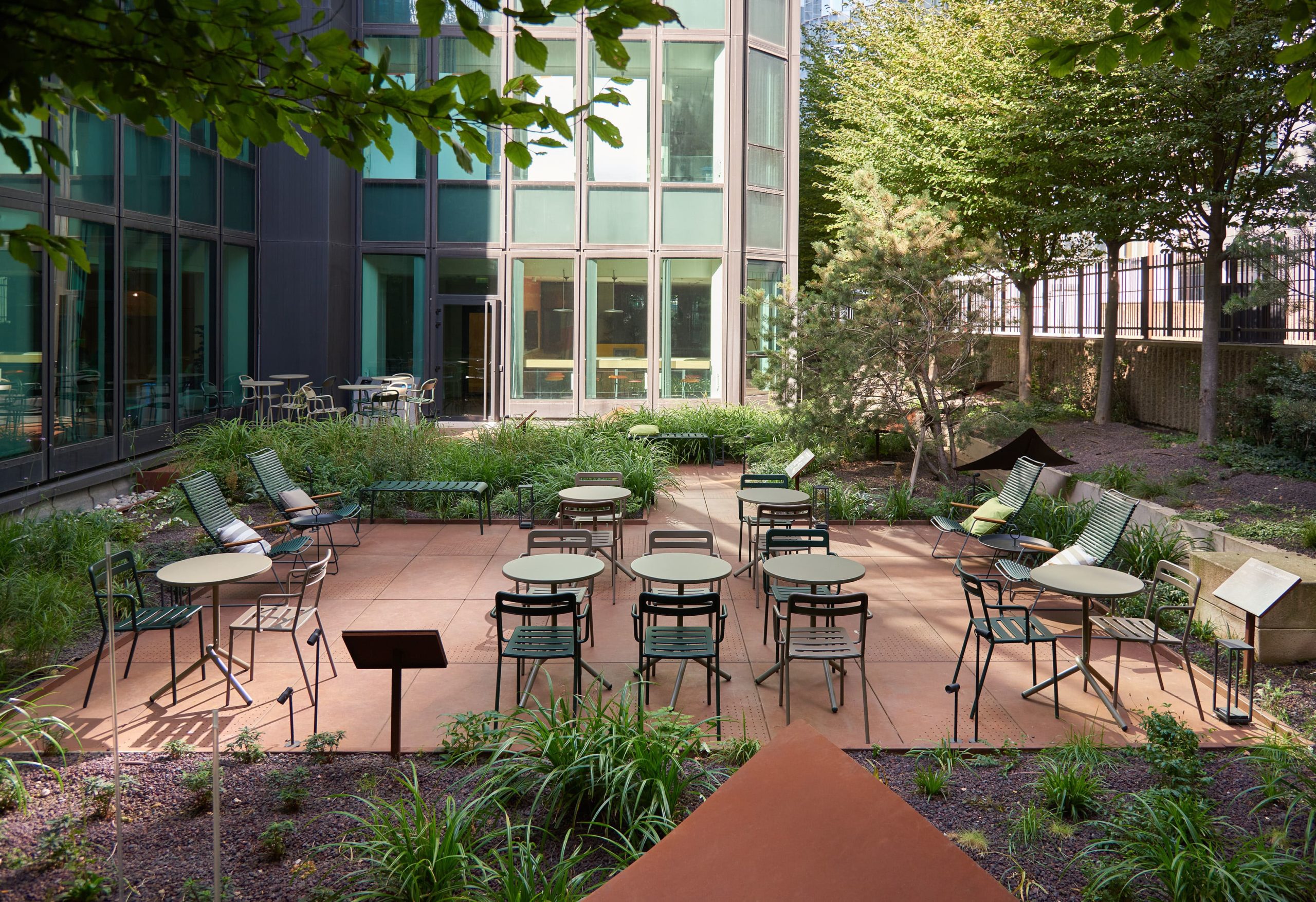 Le Tonic Garden - jardin immeuble bureaux Tour CB21 Paris La Défense